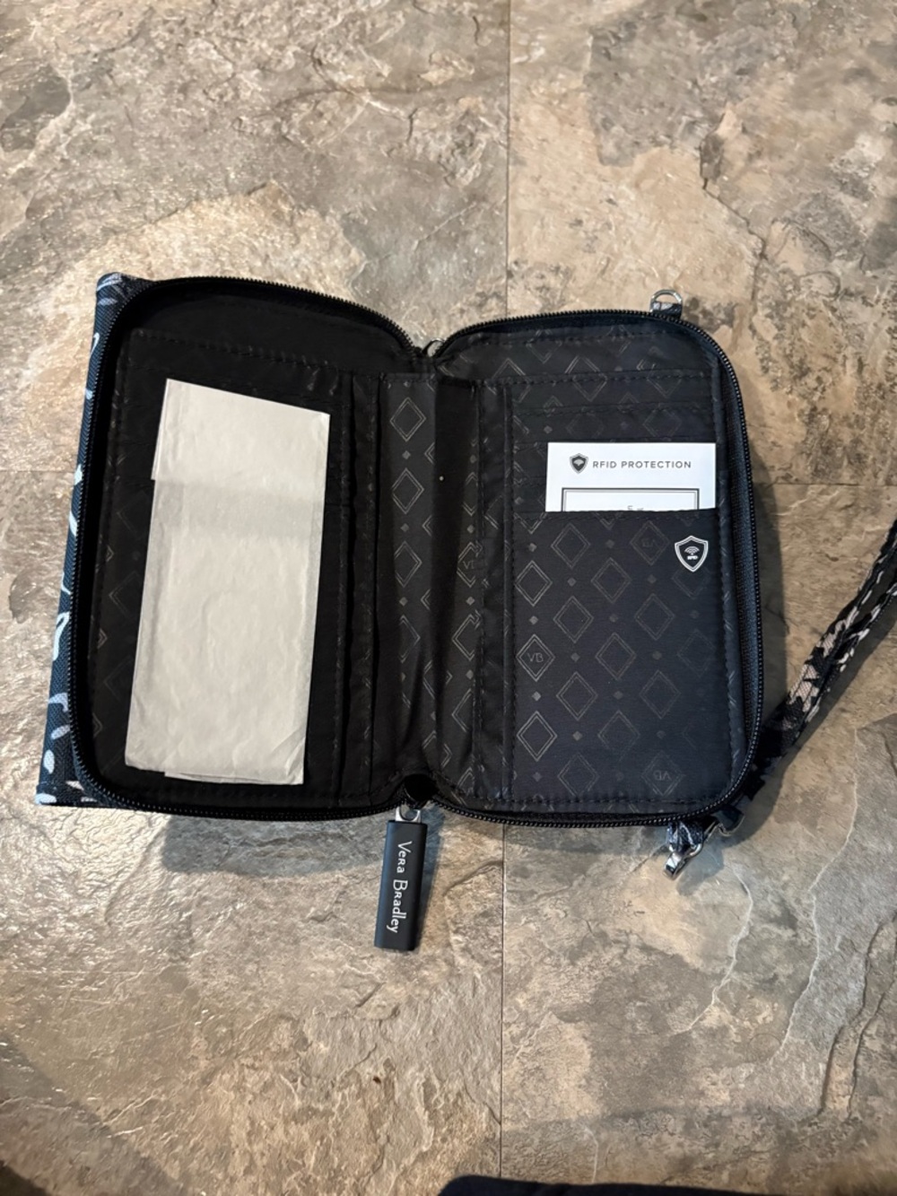 Vera Bradley Lighten-Up RFID 3-in-1 Crossbody in Paisley Noir Pattern - Picture 6 of 9